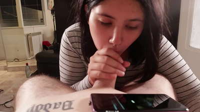 ฉันแกล้งน้องสาวของฉันในขณะที่เธอดูดิสนีย์ [น้ำเชื้อ]